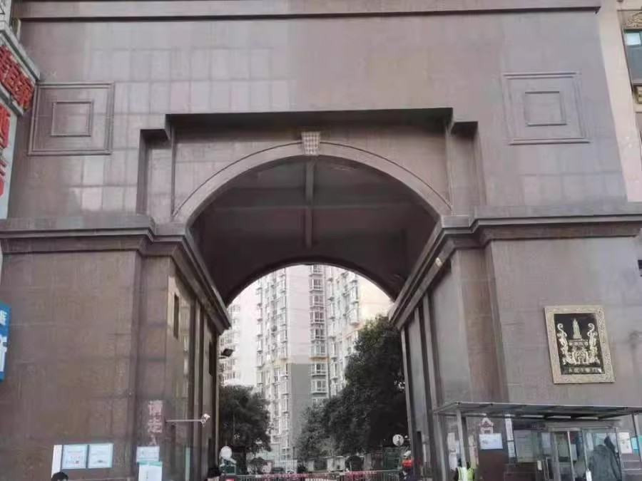 郑州市中原区桐柏路98号帝湖花园A区帝湖王府5号楼3单元10层西侧Q号